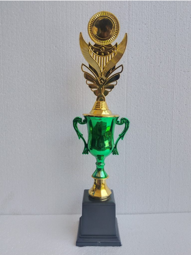 trophy piala plastik desain klasik untuk koleksi